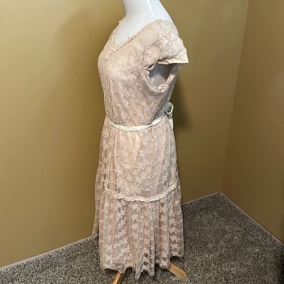 DOWNE EAST Pastel Pink Lace midi dress Scoop neck Short sleeve Costal Cowgirl - Picture 2 of 5